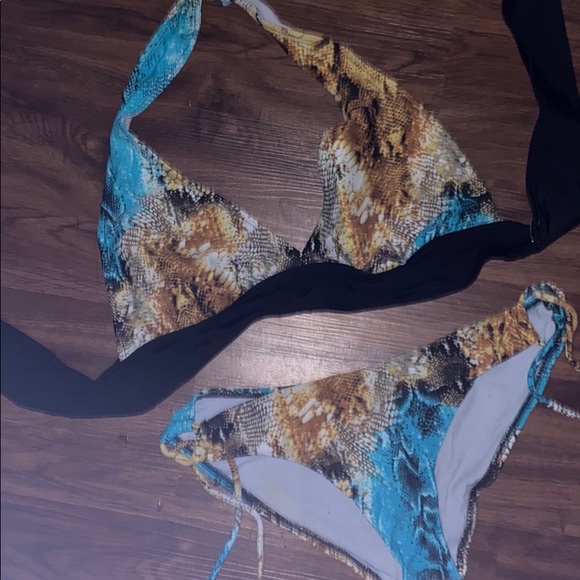 Swimsuit - Picture 2 of 3